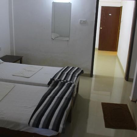 Poonam Village Resort Anjuna Ngoại thất bức ảnh