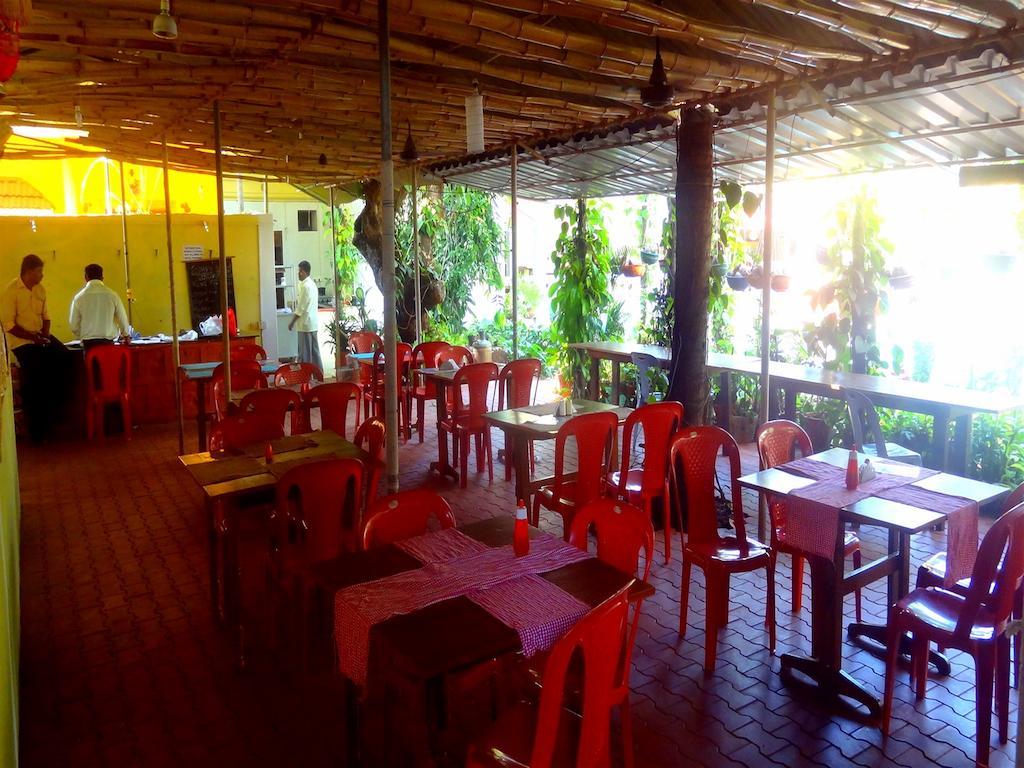 Poonam Village Resort Anjuna Ngoại thất bức ảnh