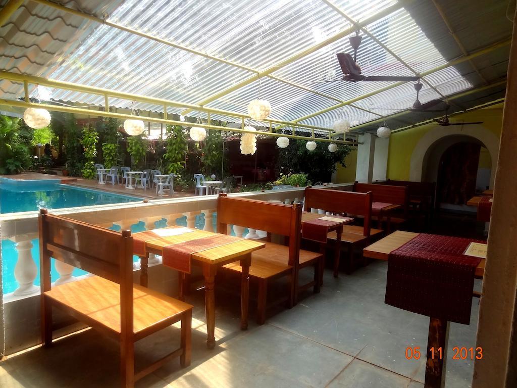 Poonam Village Resort Anjuna Ngoại thất bức ảnh