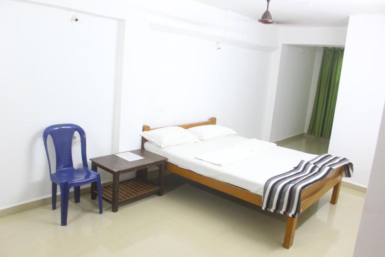 Poonam Village Resort Anjuna Ngoại thất bức ảnh