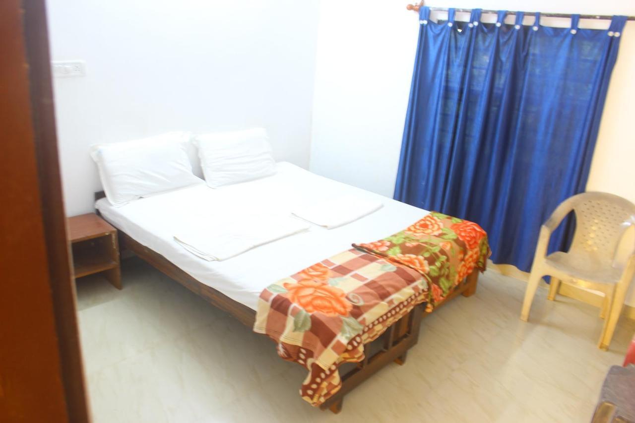 Poonam Village Resort Anjuna Ngoại thất bức ảnh