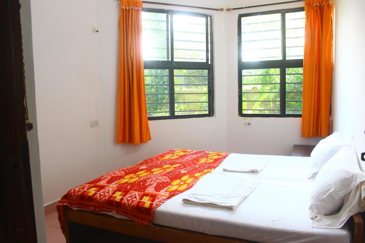 Poonam Village Resort Anjuna Ngoại thất bức ảnh