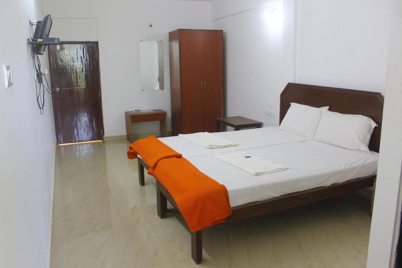 Poonam Village Resort Anjuna Ngoại thất bức ảnh