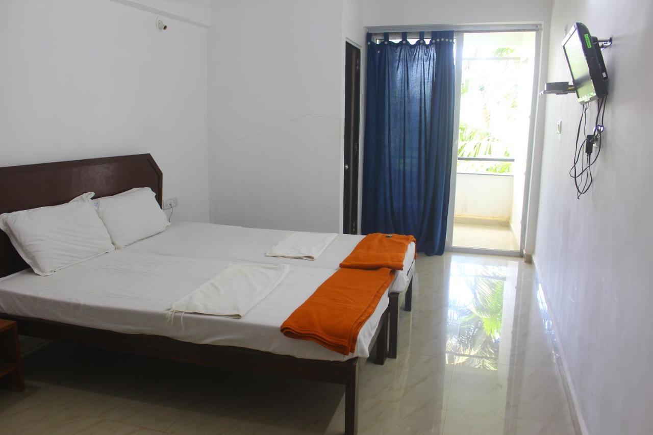 Poonam Village Resort Anjuna Ngoại thất bức ảnh